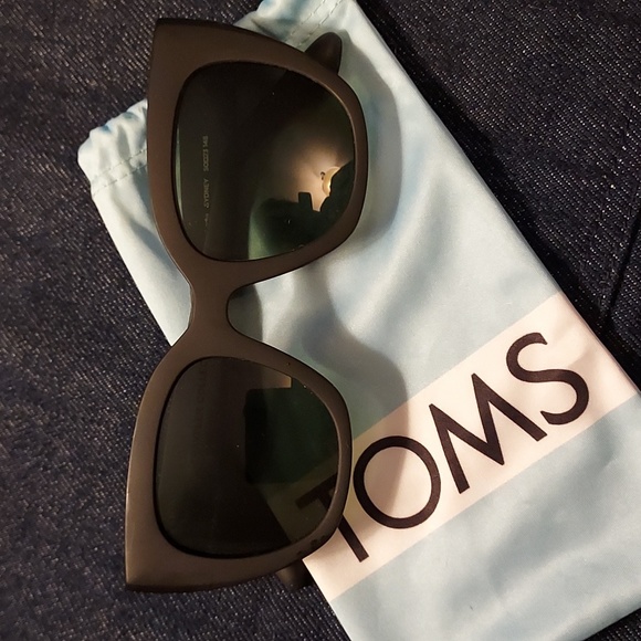 Toms Accessories Toms Black Sunglasses Poshmark